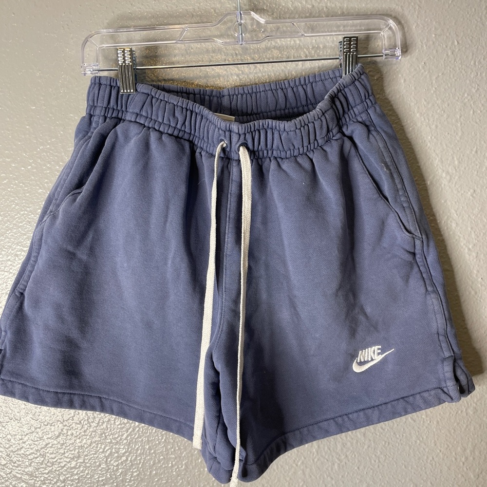 Nike shorts small